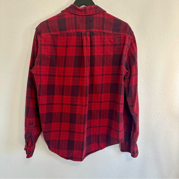 Eddie Bauer Red Plaid Flannel Shirt Relaxed Fit Size Medium - Picture 5 of 7